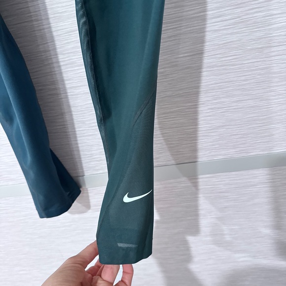 Nike Green Dri Fit Leggings In Sz. Small - Picture 10 of 10